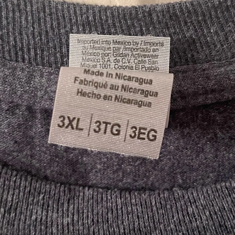 3X Gildan Gray Long Sleeve Tee with Colorful Graphic - Picture 5 of 5